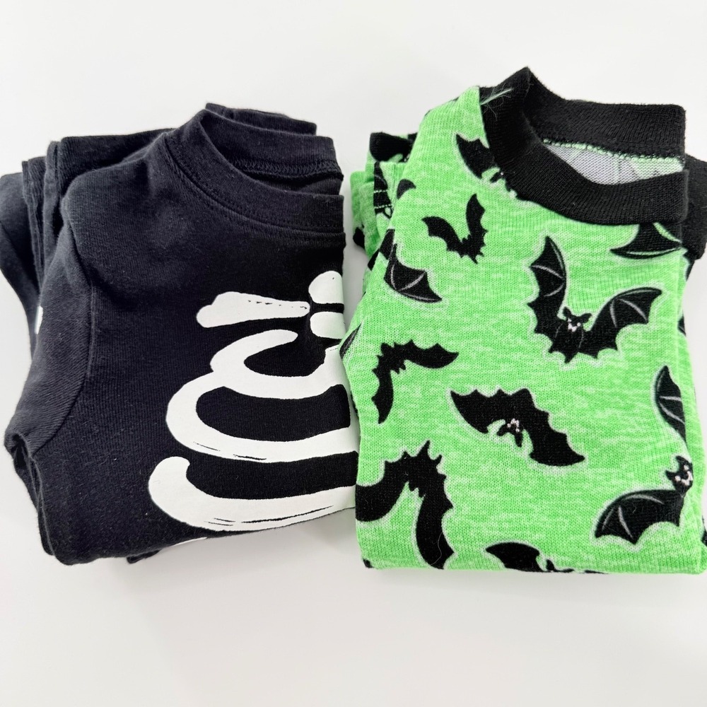 Glow in the Dark Halloween Toddler Pajamas 2T Set of 2 Black Skeleton Bats NWOT